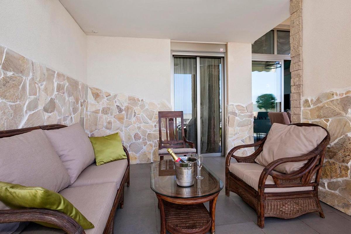 Villa La Caleta Golf 阿德耶 外观 照片