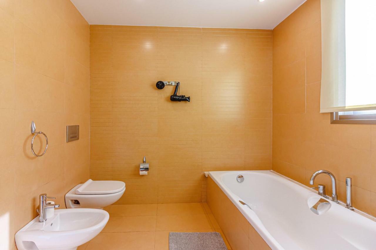 Villa La Caleta Golf 阿德耶 外观 照片